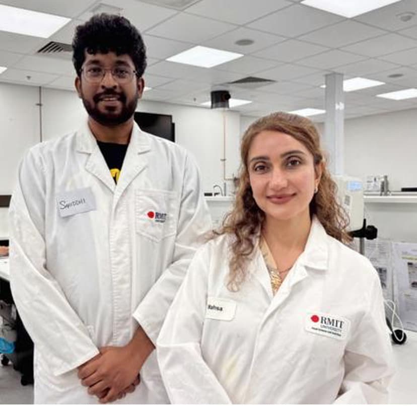 Samiddhi Gunathilake and Dr Mahsa Majzoobi at RMIT's Food Research and Innovation Centre.
