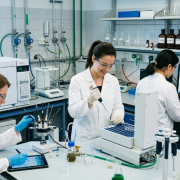food aroma compound extraction in a lab